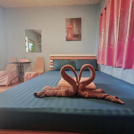 In Love Resort Chainat Bagian luar foto