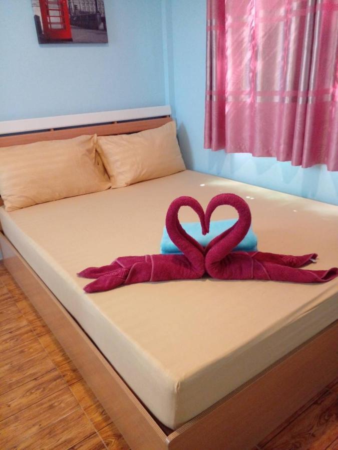 In Love Resort Chainat Bagian luar foto