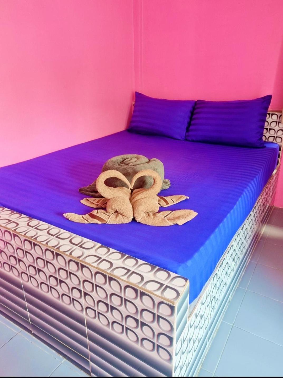 In Love Resort Chainat Bagian luar foto