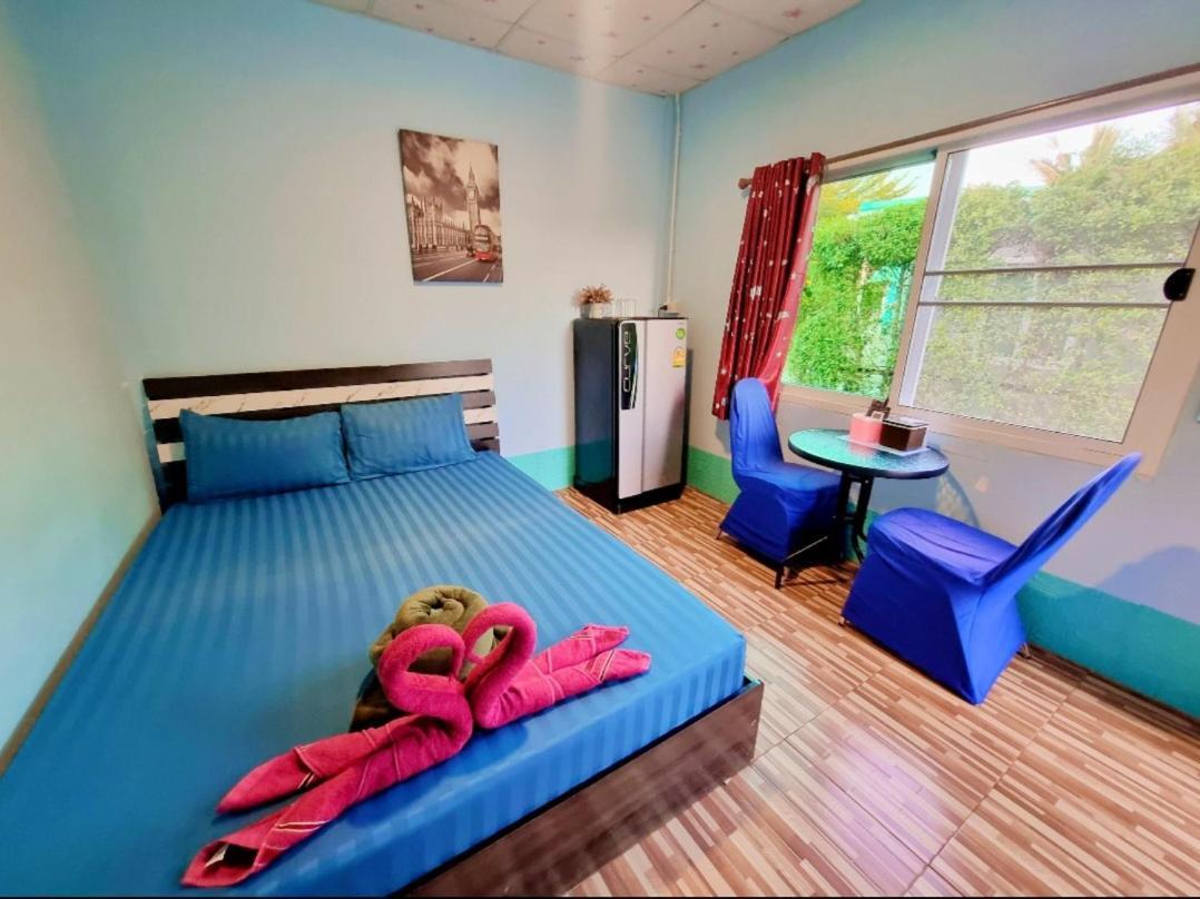 In Love Resort Chainat Bagian luar foto