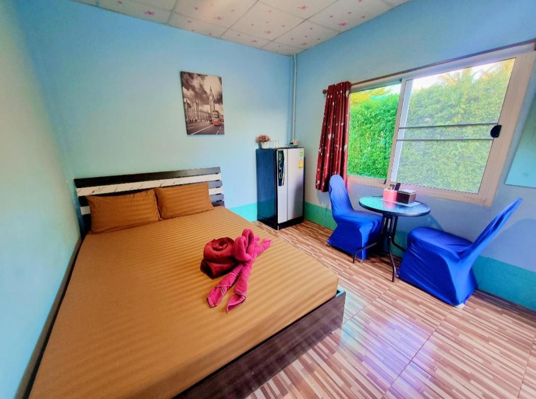 In Love Resort Chainat Bagian luar foto