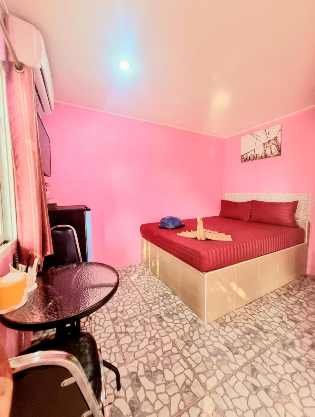 In Love Resort Chainat Bagian luar foto