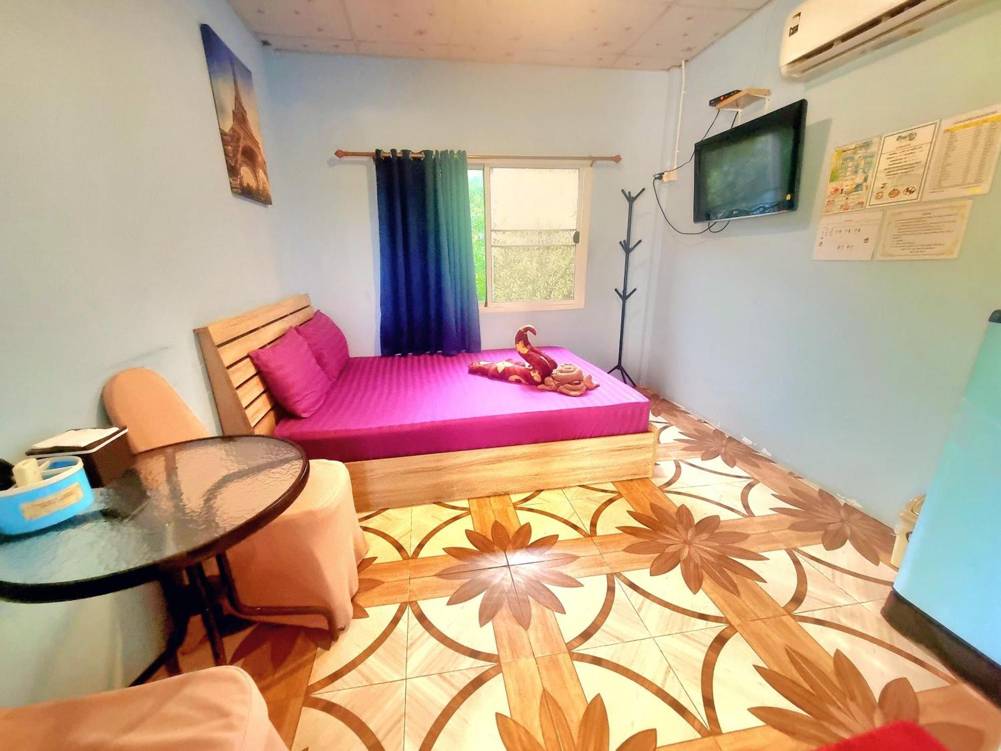 In Love Resort Chainat Bagian luar foto