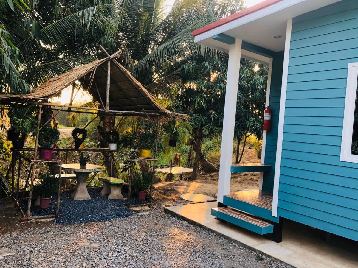 In Love Resort Chainat Bagian luar foto